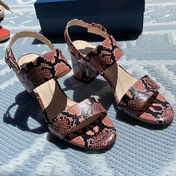 Cole Haan sandals - Picture 4 of 8